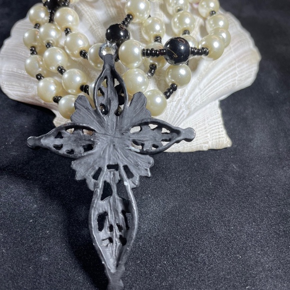 White Pearl With Black Crystal Cross, Five Decade Fashion Rosary Necklace - Picture 3 of 4